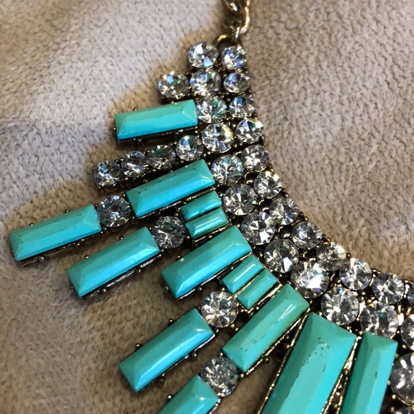 Turquoise look a like necklace - Picture 5 of 6
